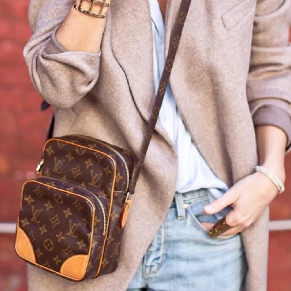 🎊SOLD🎊Louis Vuitton Amazone Vintage Monogram Crossbody bag✨ - Picture 1 of 16
